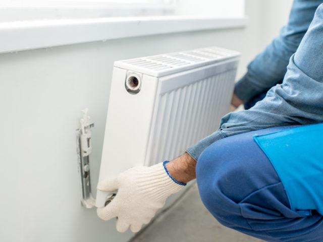 https://thermalair.co.uk/wp-content/uploads/2018/11/heating-services-640x480.jpg